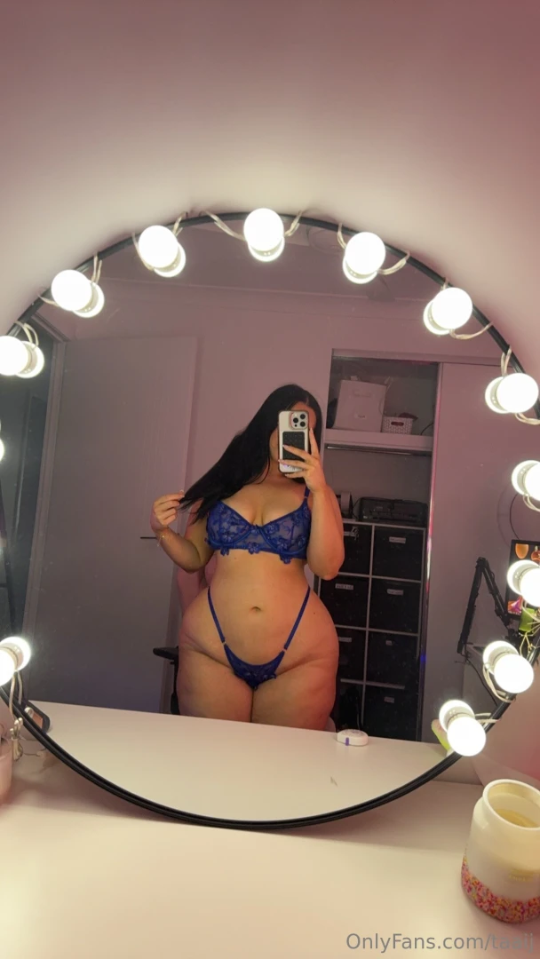 Would you slap these ass cheeks if you were here 