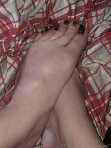 Got my toesies done what do you think of the color i m just a little