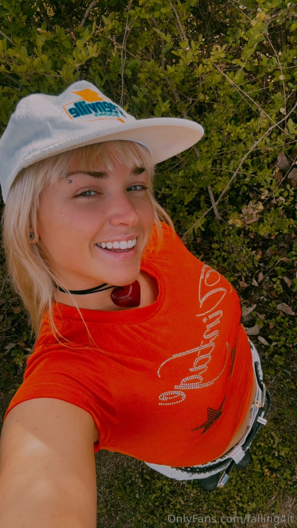 Back from spain dms wiiiide open p come chat with meeee 