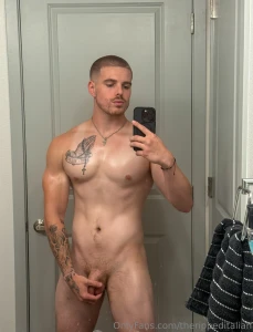 Sweaty from the treadmill but i should ve been doing cardio in bed