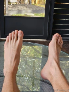 Bet you d love to suck these