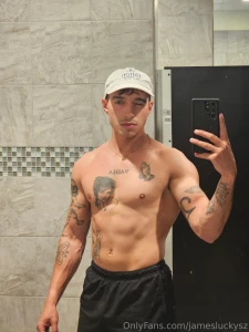 Wanna lick down the lines