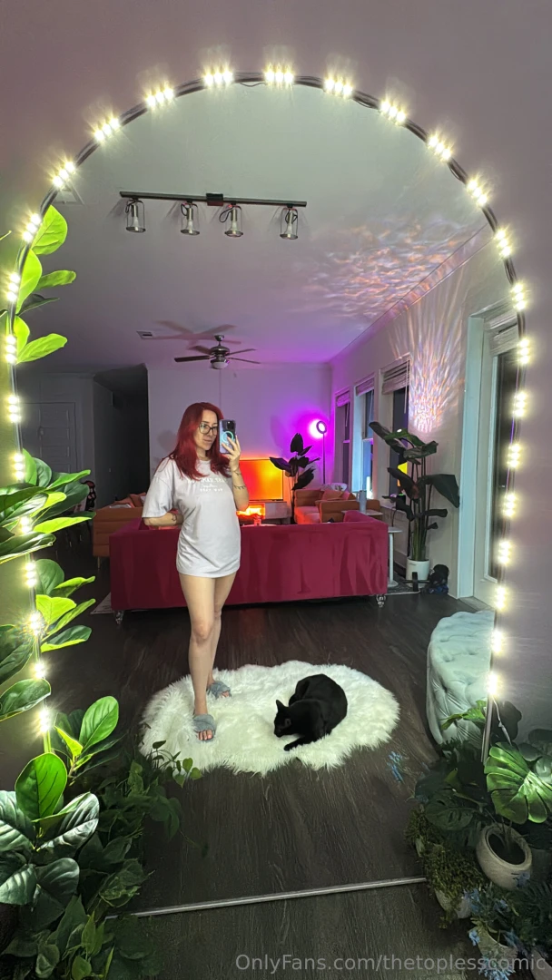 Good morning from my cat and his mother 