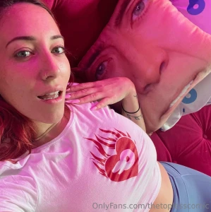 Can i get a back rub pls ignore mr cage