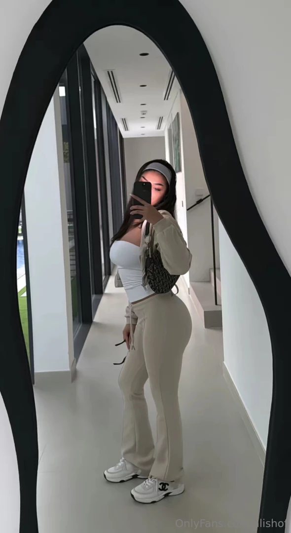 Dm me i miss chatting with you 
