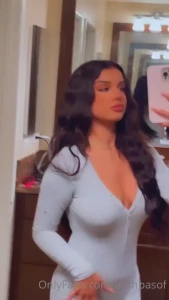 Love a little bathroom mirror selfie