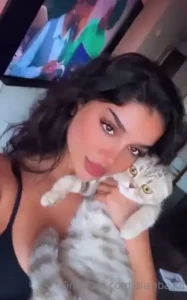 Dm me for some extra spicy content