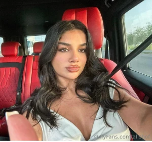 Feeling so bored dm me so we can chat and cure my boredom together