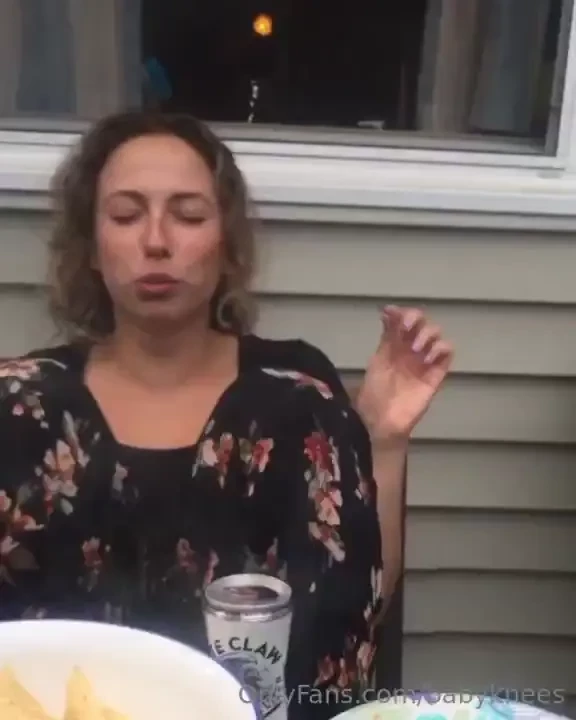 Happy friday my children hope your blunts are rolled as fat as mine 