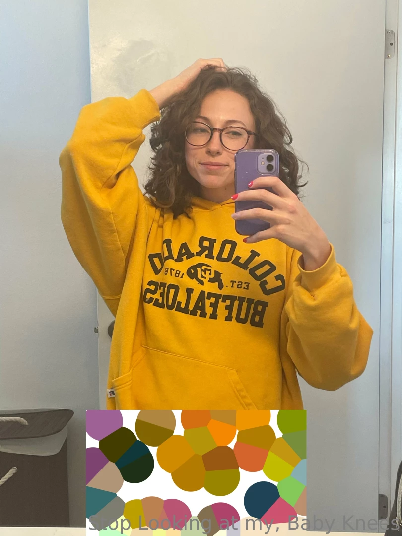 Repost just a sweatshirt bootyshort mirror pic nothing to see here 