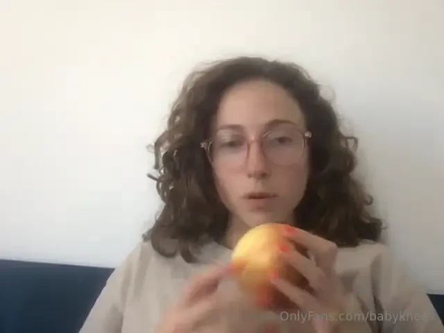 Happy wednesday getting to messages now and posting a sexy little 