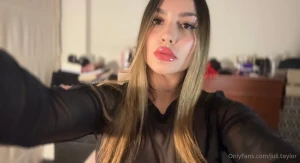 You ll make me blush if you keep staring at me like that part 1