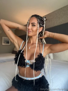 It s friday and i m feeling extra naughty today wanna see how naughty