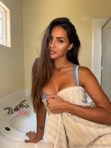 This towel is slipping and i m not stopping it who s ready to see what