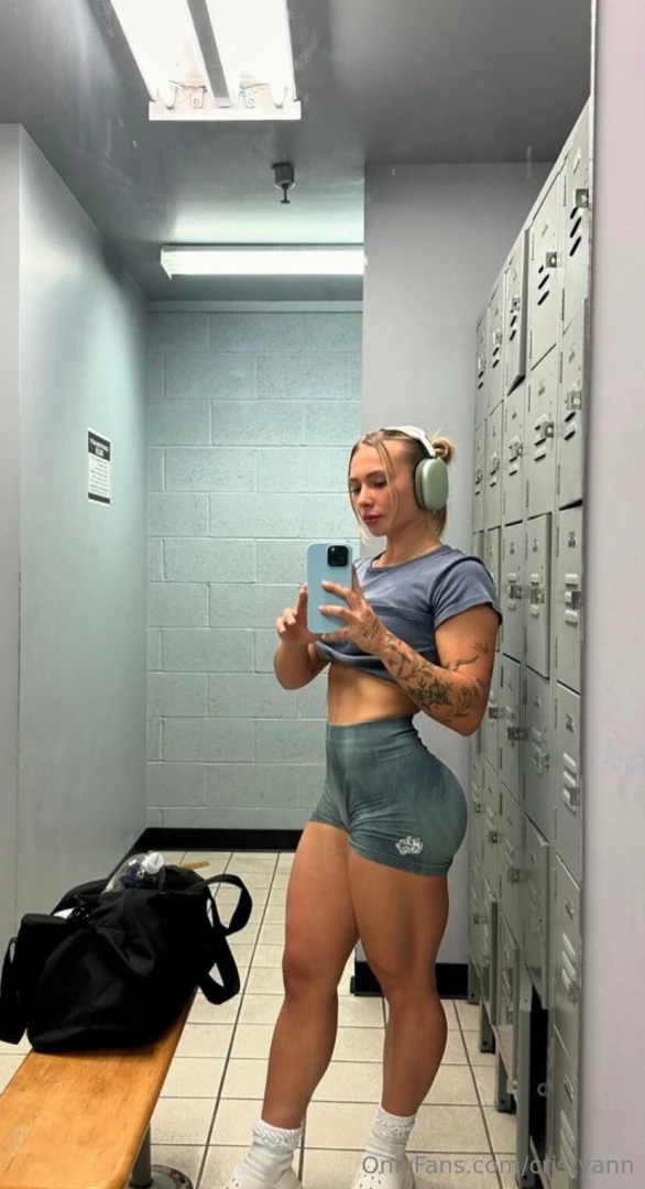 I know you love seeing me flex 