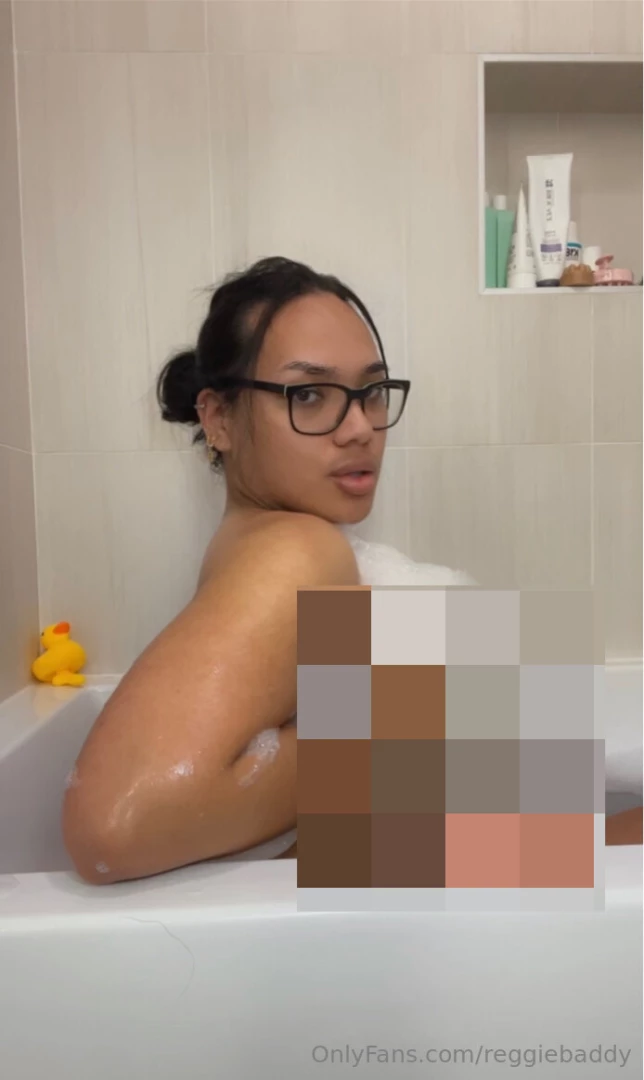 It s so tight it barely fit 