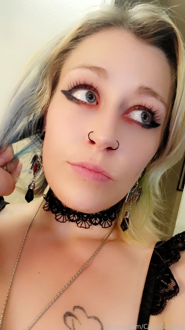 It s throwback thursday which look do you think suits me better the part 5 