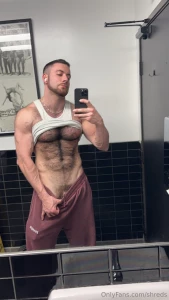 Found this mirror at the gym and had to take advantage