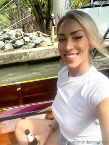 Today has been such a little adventure day my wildest solo date yet