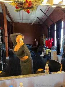 Just a queen looking for her king part 1