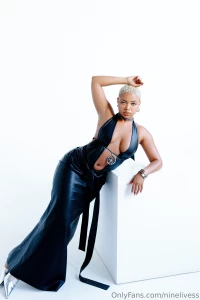 I took some photos for my new single drop leave me a nice tip if you part 2