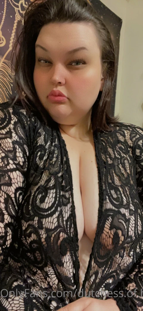 Dutchess-of-hearts92 