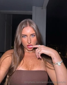 Cum stick your fingers in my mouth