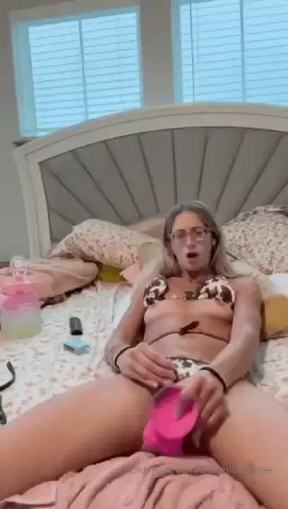 Dm me for my new squirting video 