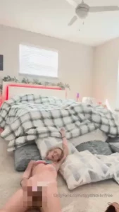 Squirting video just me and my vibrator in my room cum watch me play