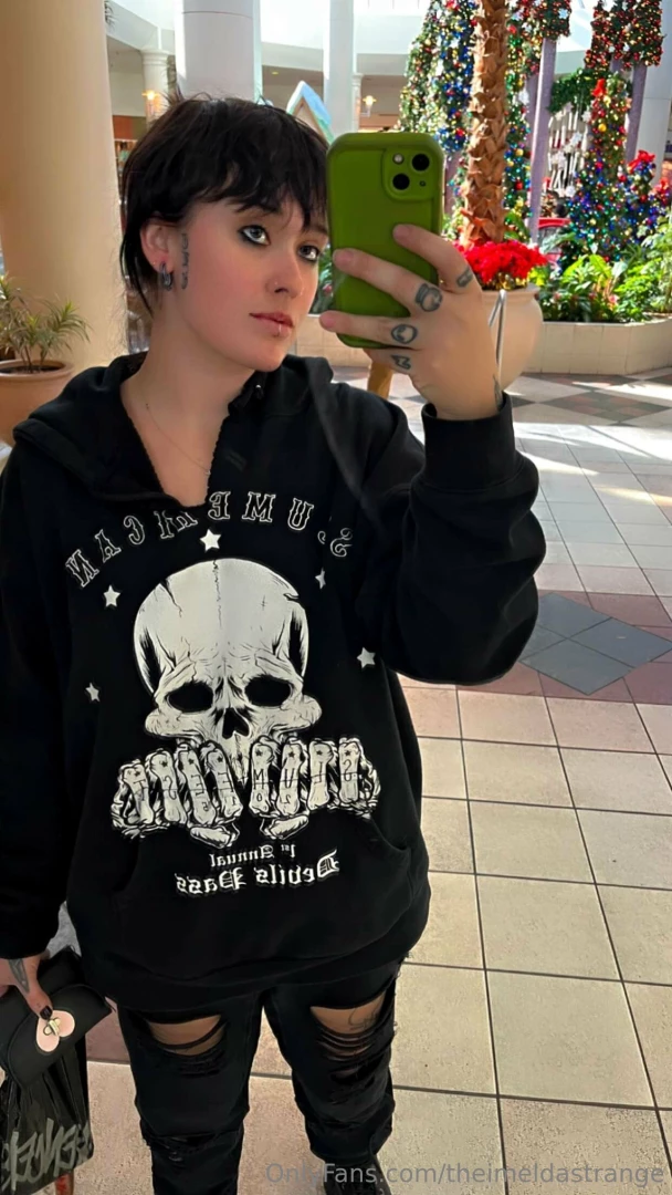 Want a real goth gf 