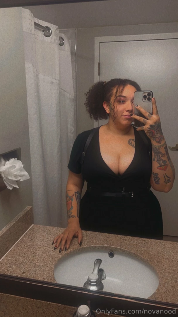 If you tip me then send me a dick pic i ll rate it 1-10 