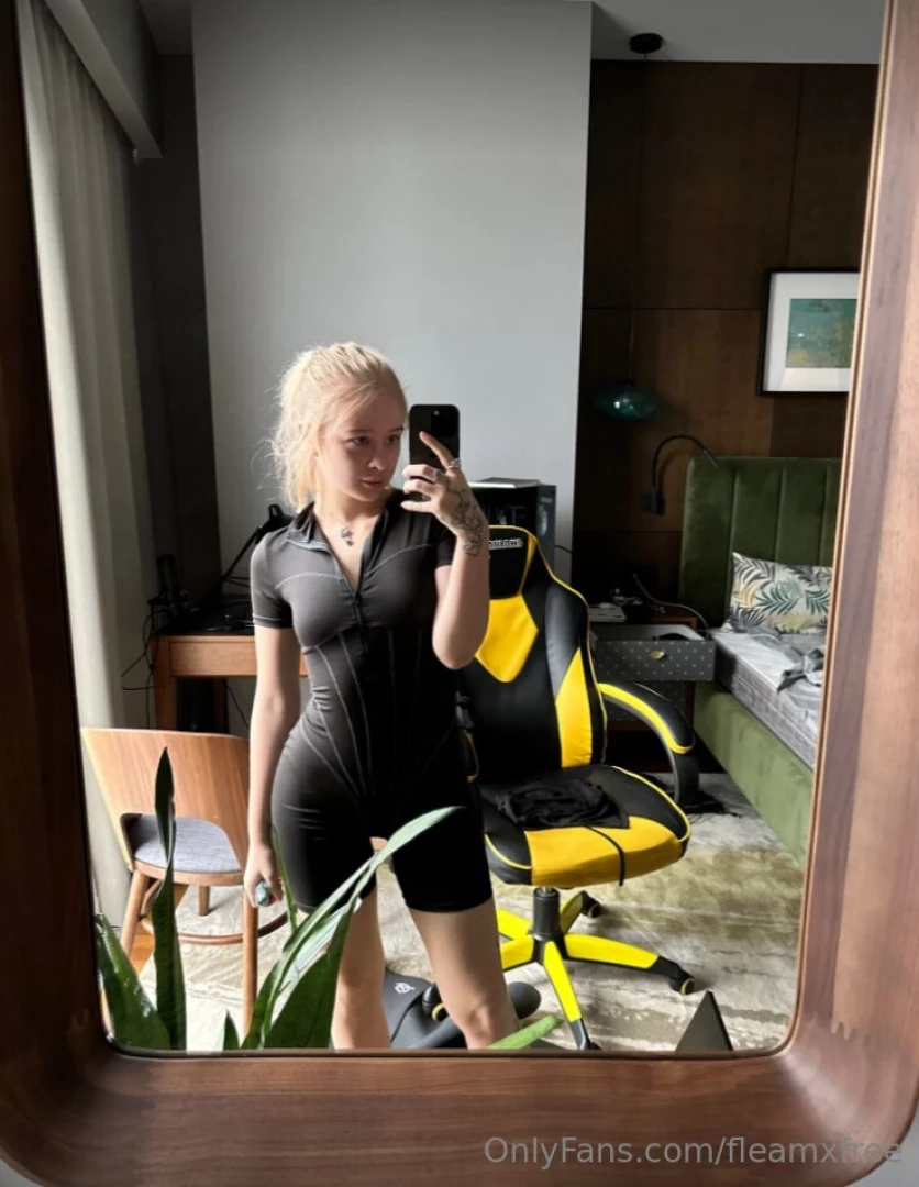 As the g0lden sun kisses the earth and the warmth of summer envelops 