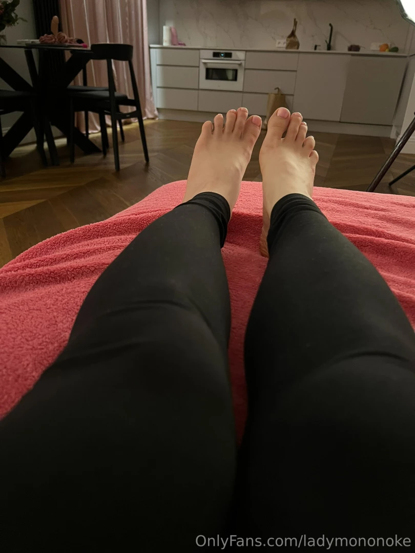 Well you know would love good rubbing and maybe some kisses 