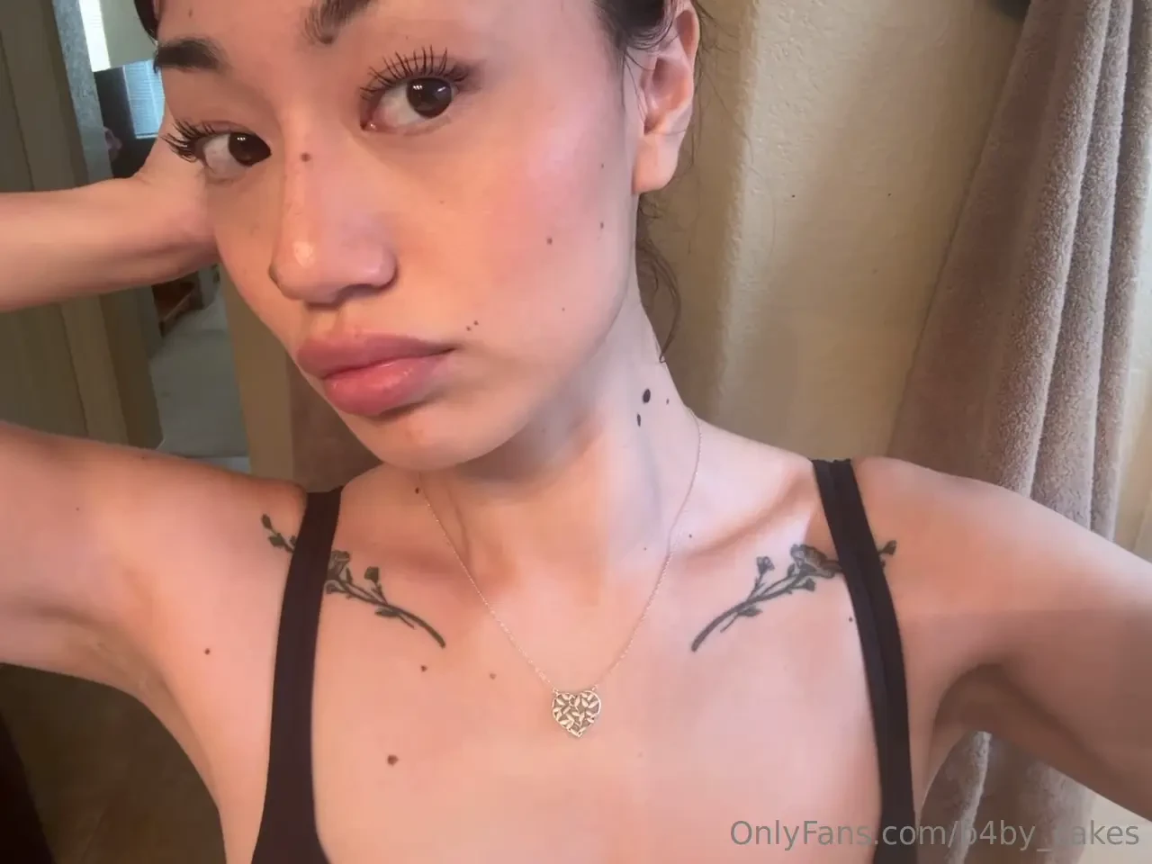 Baby check your dms you ll get my new photoset at 6 00 pm pst today 