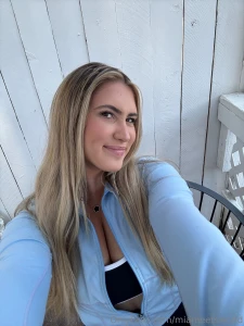 Hey youuu if you re seeing this i hope your friday is full of smiles