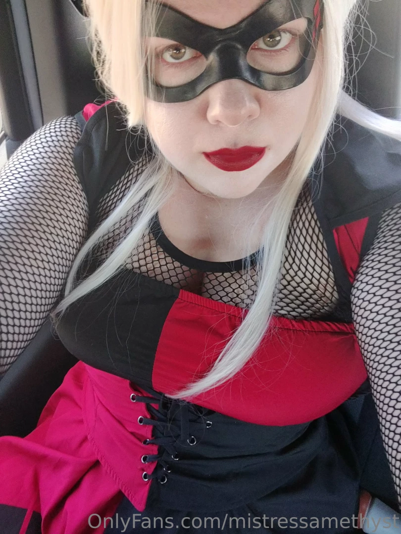 Harley quinn cosplay looking so much better this year first time with part 2 