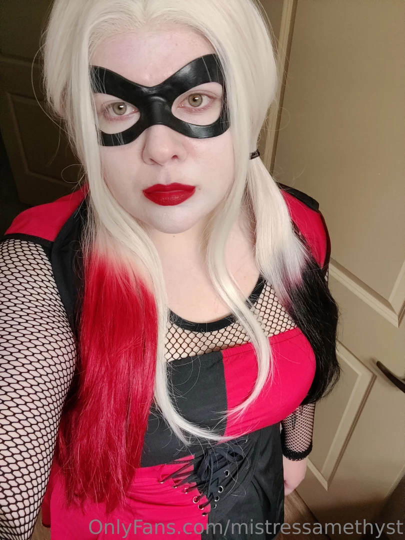 Harley quinn cosplay looking so much better this year first time with part 1 