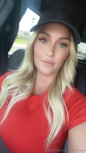 Took a picture because i look cute today