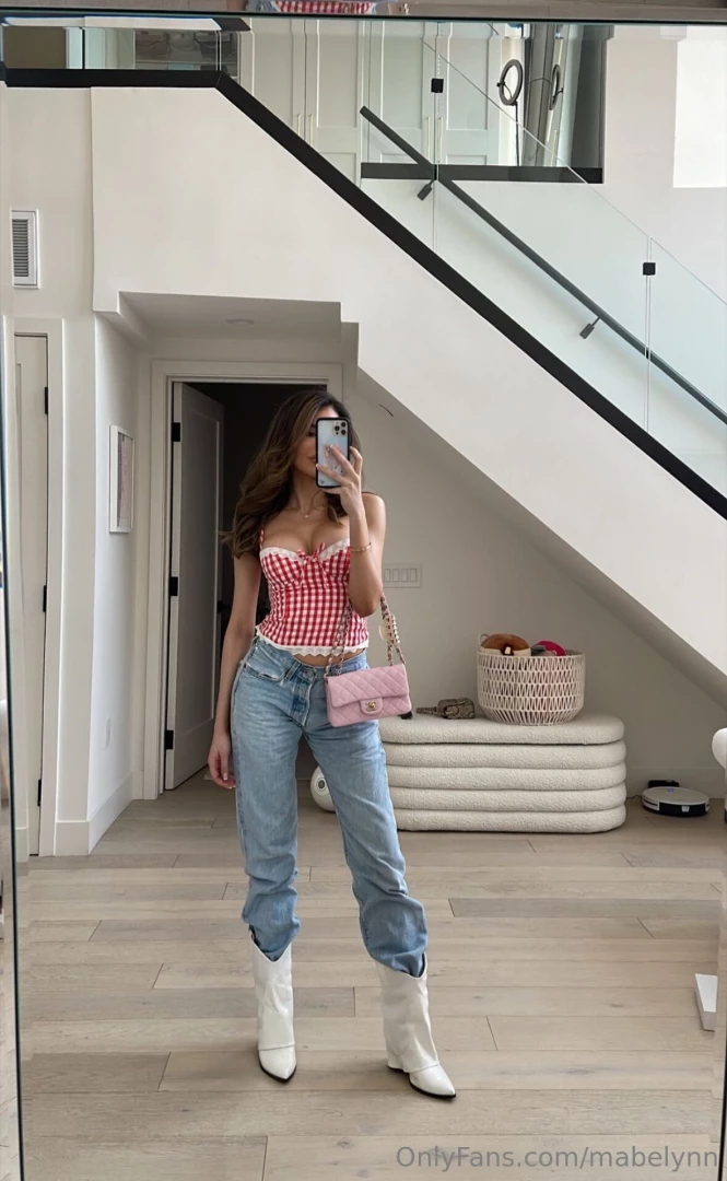 Country girls or city girls 