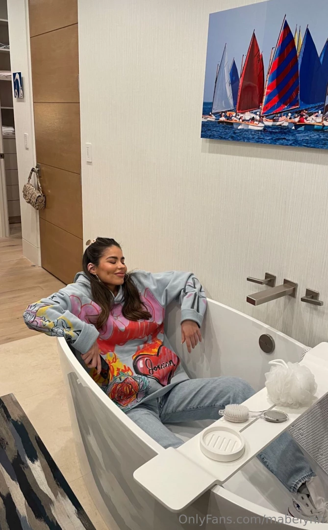 How are you spending your hump day come join me in the tub 