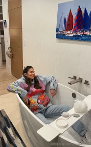 How are you spending your hump day come join me in the tub