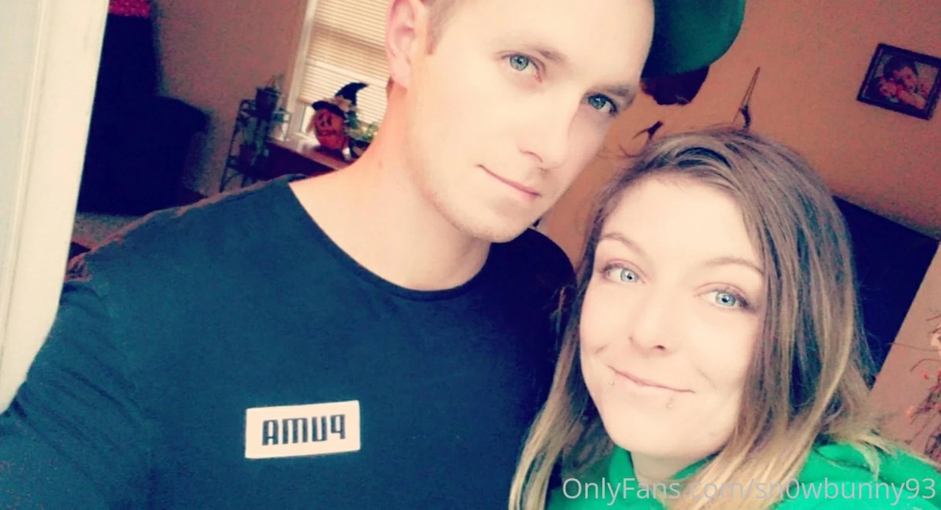 Me and my lover follow for free and paid solo and couple content 