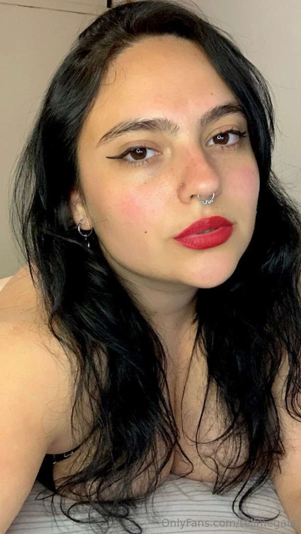 Face without editions what part of my face do you like the most if you 