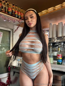 Back to being a bikini barista for the day here are some bts pics i