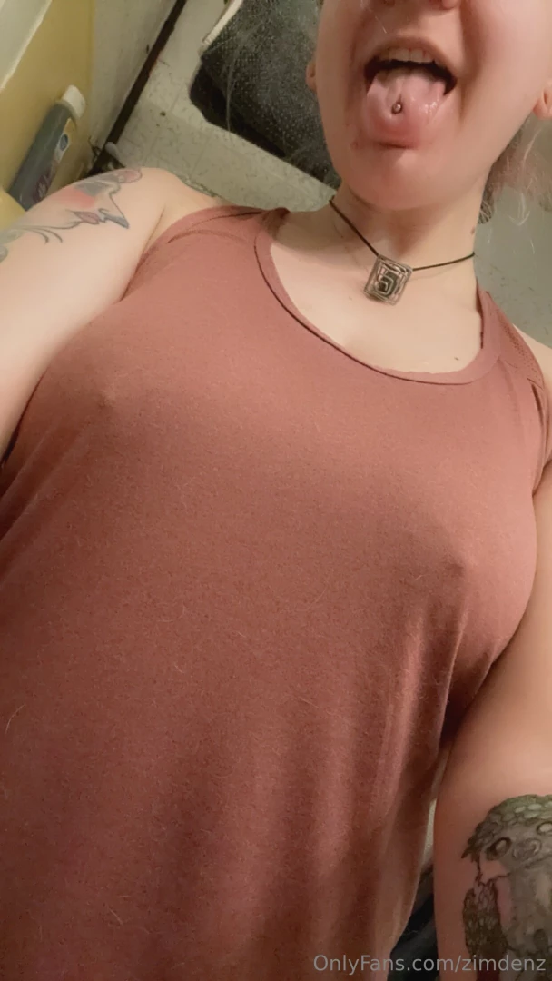 I love when my nipples show through my shirt 