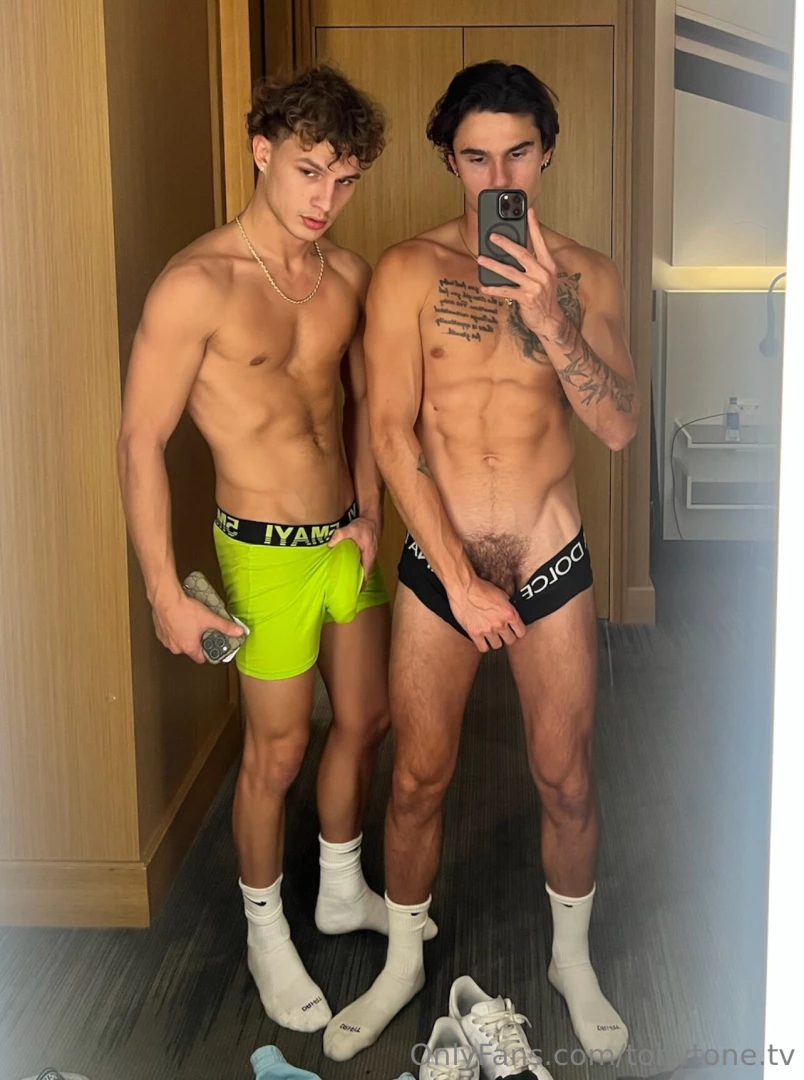 Hung model penetrates me with his big cock in my tight ass it was his 