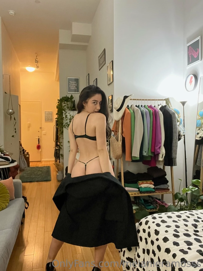 Who s in the mood for a striptease a minute long video plusss a bunch 