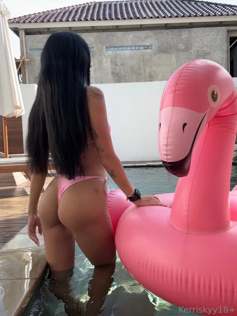 Pool days are better with a flamingo by your side 