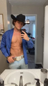 Who wants to see me fuck in my boots and hats or jerk my cowboy cock