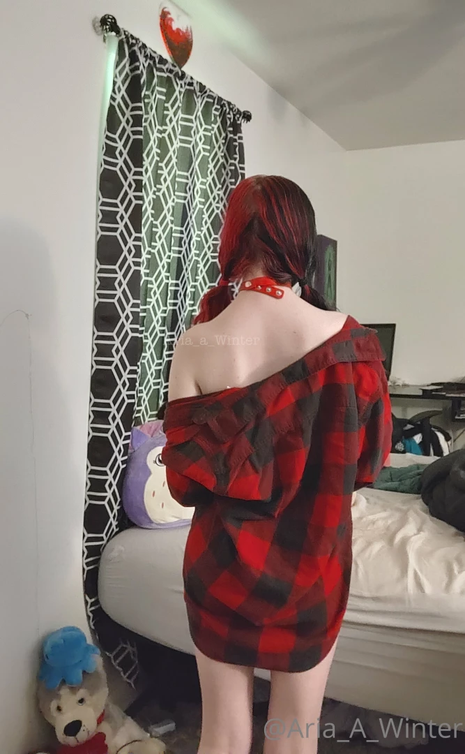 Happy tuesday everyone i think i look great in oversized shirts what part 1 